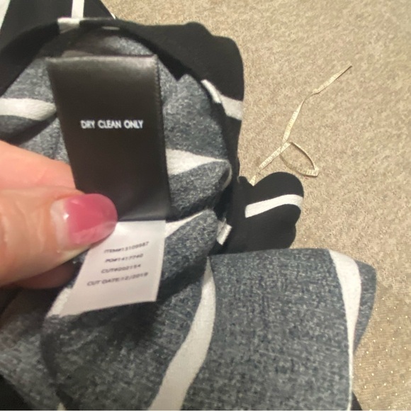 Torrid Women’s Striped Sleeveless Top Size 5X Chain Detail Black White Flowy - Picture 8 of 13